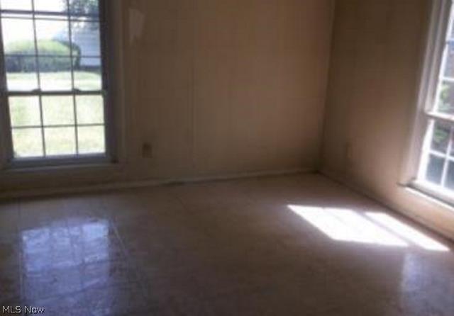 Village Green Condos 02 - Residential