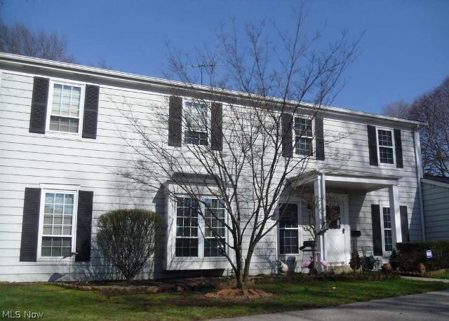 Village Green Condos 02 - Residential