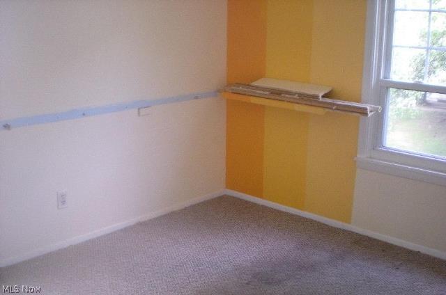 Village Green Condos 02 - Residential