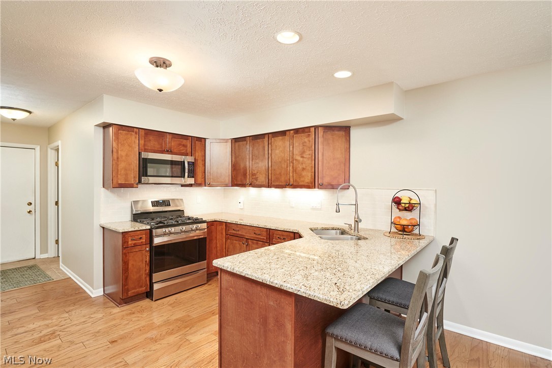 800 Hampton Circle 6