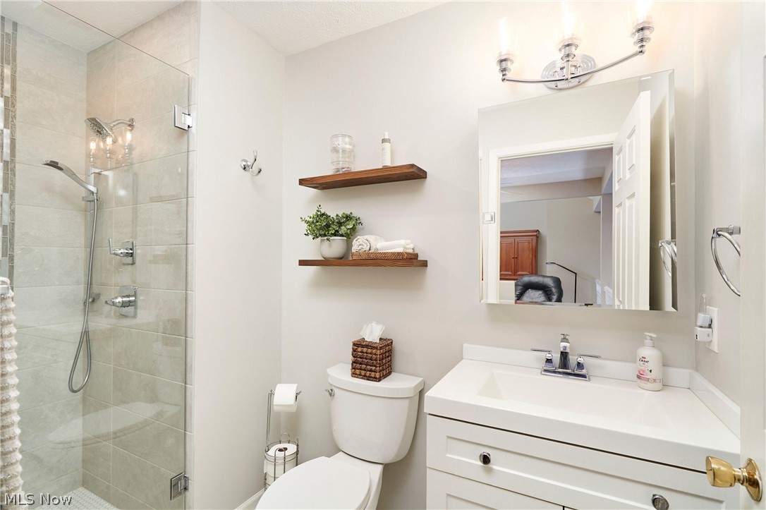 Hampton Glen Condo Ph #iv - Residential