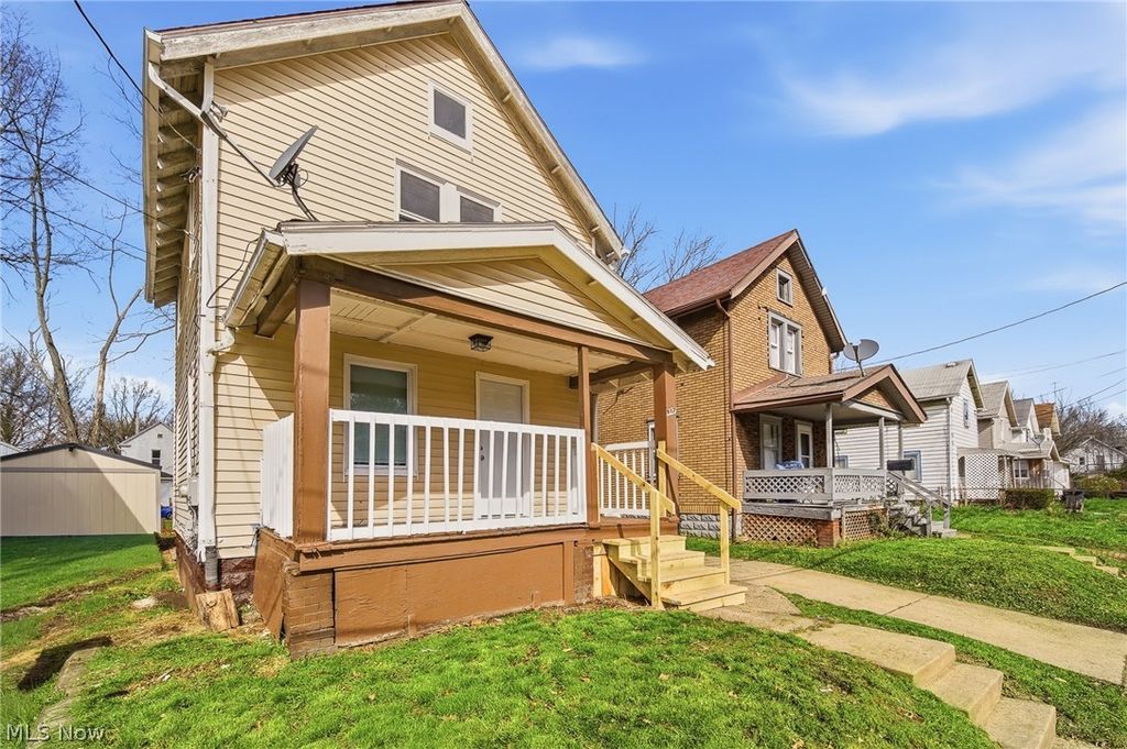 Photo of 912 Ashland Avenue, Akron, OH 44311 (MLS # 5199006)