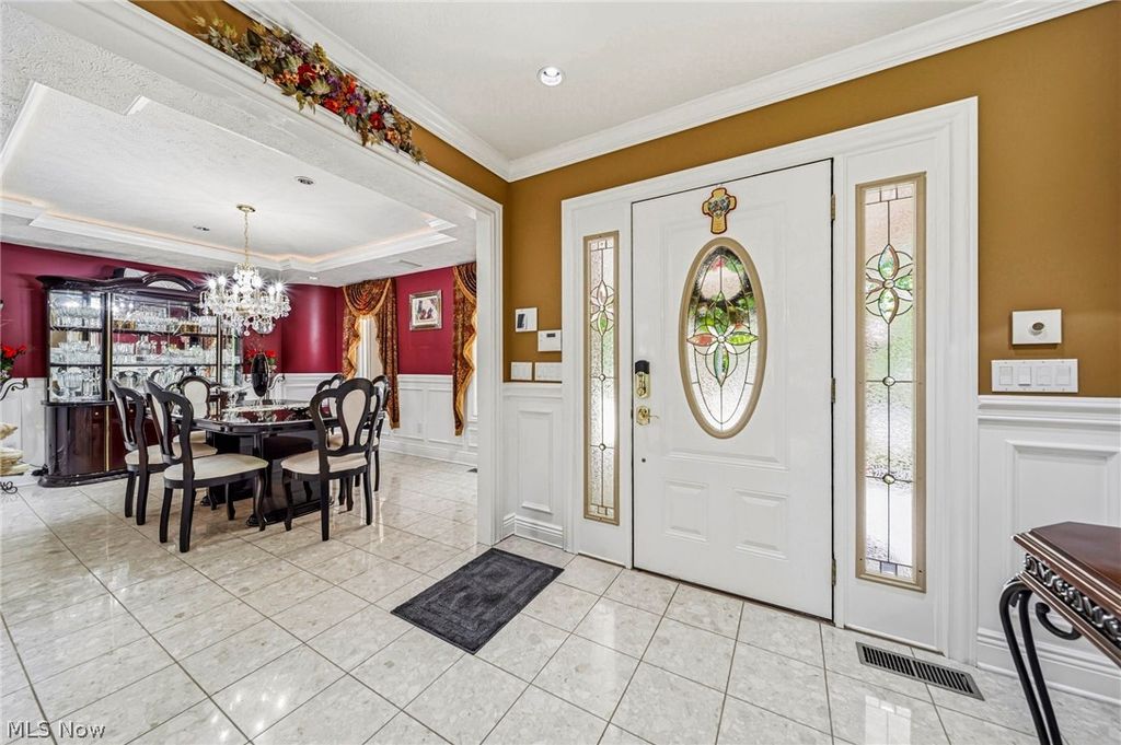Photo of 10600 Locust Grove Drive, Chardon, OH 44024 (MLS # 5215411)