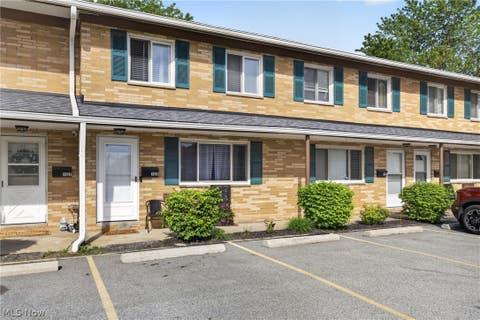 Condo For Sale - 1529 Lee Terrace Drive<br/> Lake County, Wickliffe, OH 44092