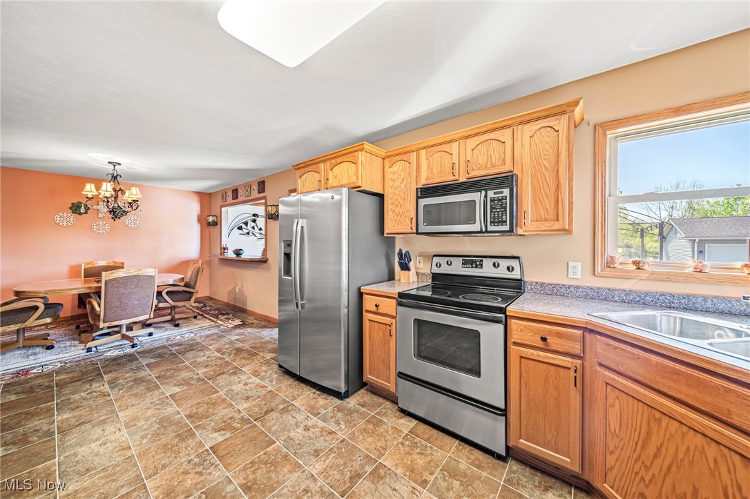 2749 Sheffield Road, Jefferson, Ohio image 4