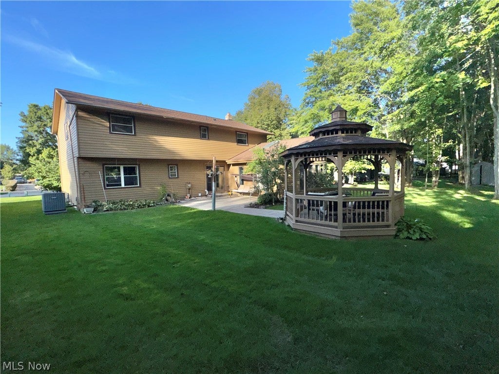 6818 Wildwood Trail