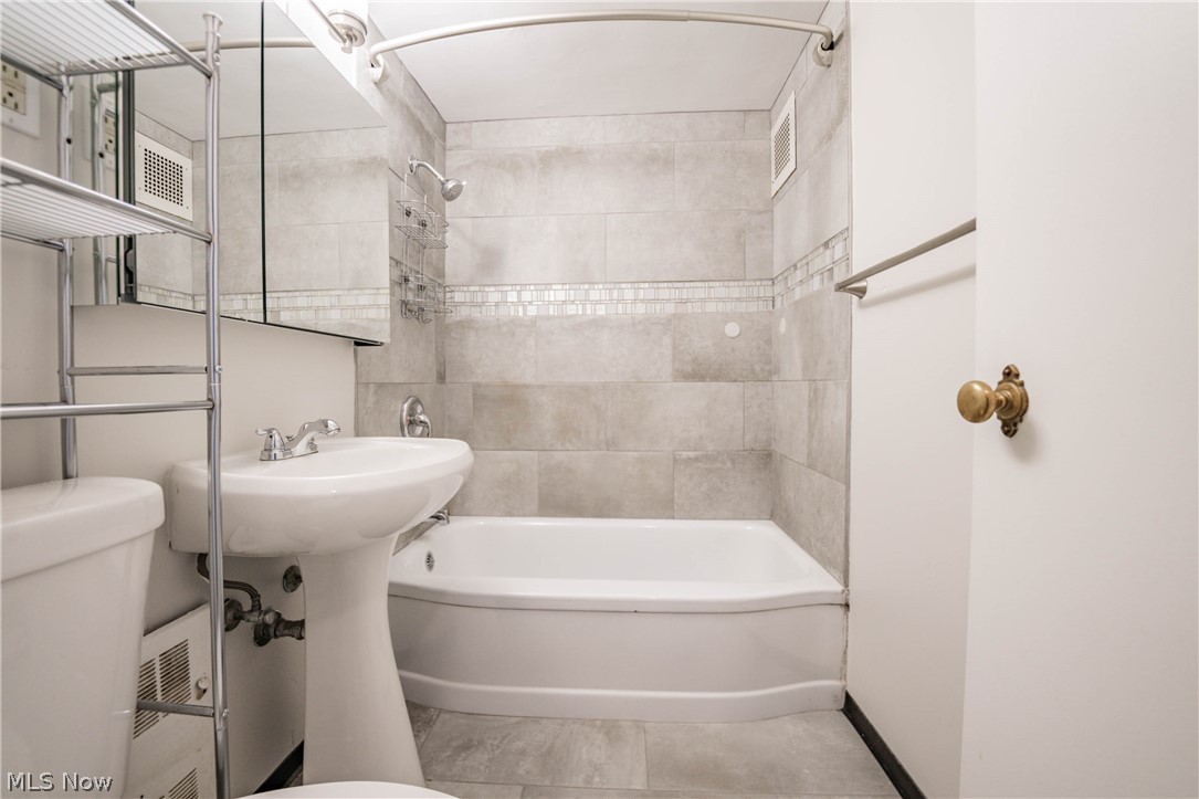 Shaker Club Condo - Residential