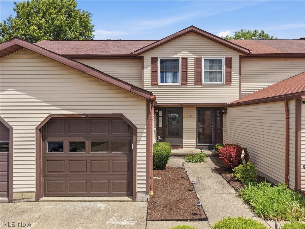 Photo of 542 Topaz Lane, Brunswick, OH 44212 (MLS # 5224061)