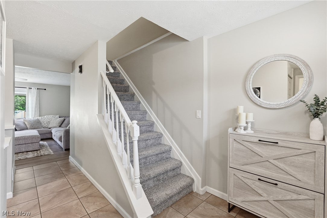542 Topaz Lane
