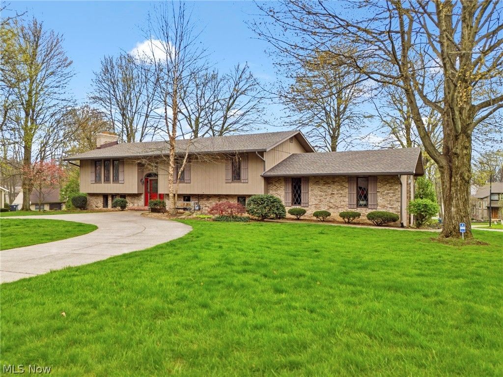 Photo of 2400 Lancaster Road, Akron, OH 44313 (MLS # 5196732)