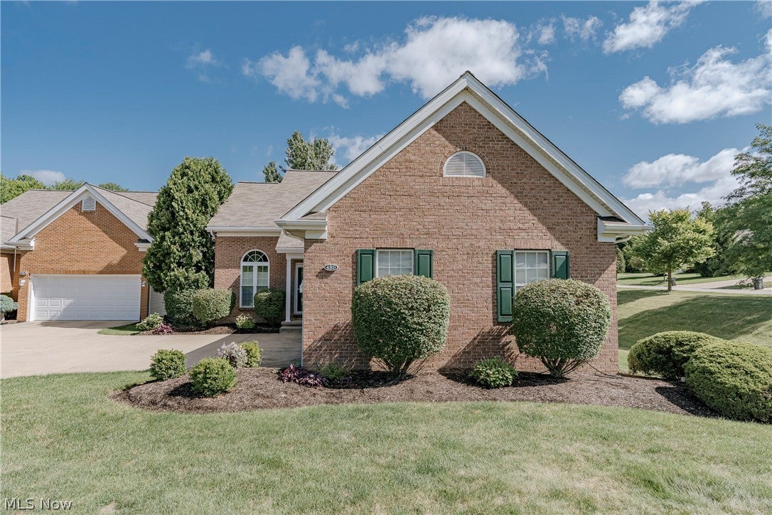 480 Glen Hollow Circle