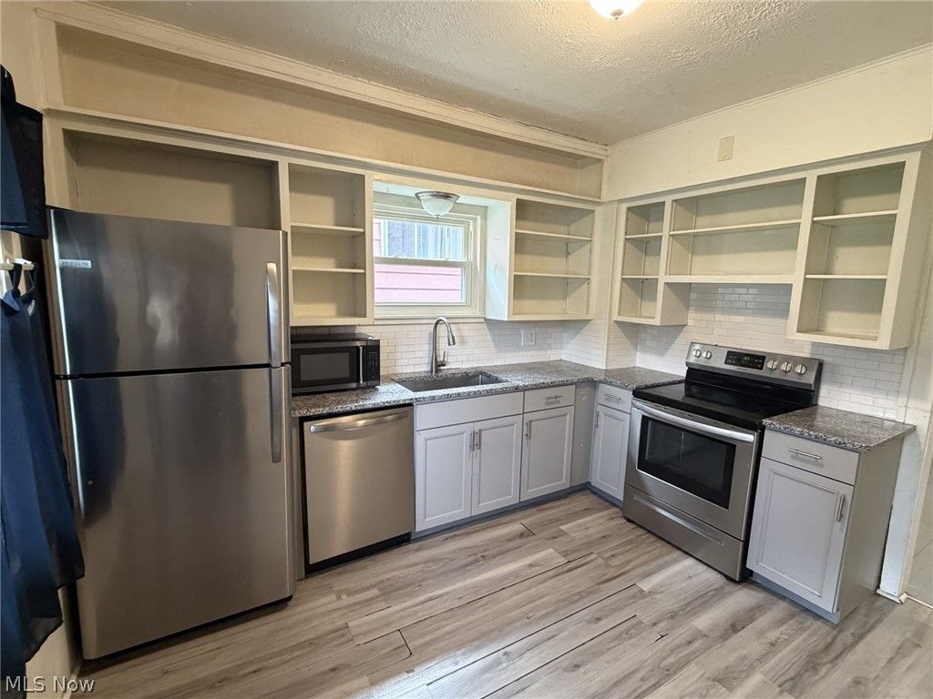 Photo of 1859 Goleta Avenue, Youngstown, OH 44504 (MLS # 5200933)