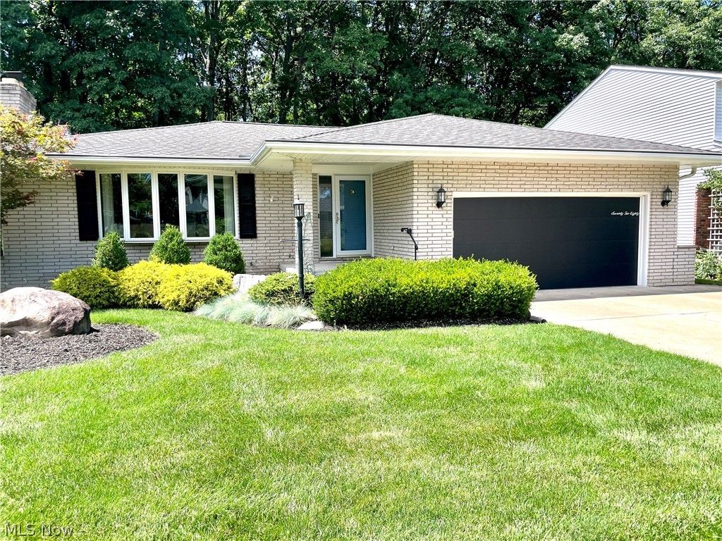 Photo of 7280 Lancelot Drive, Parma, OH 44134 (MLS # 5222042)