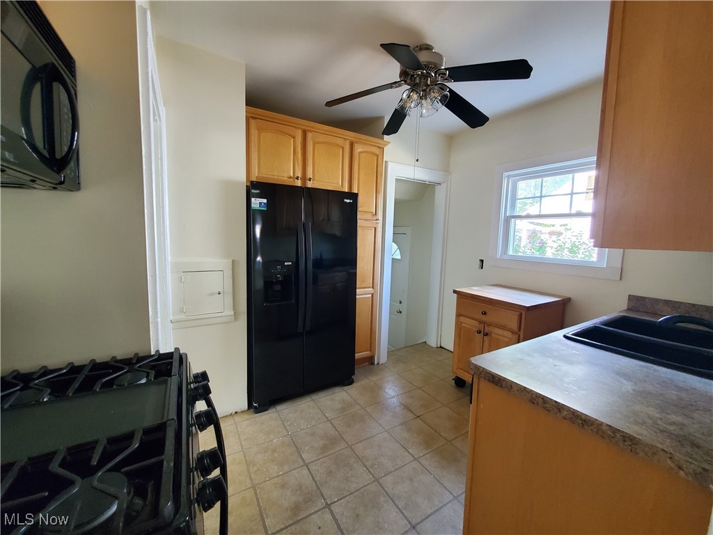 Cleveland, Ohio 44112, United States, 3 Bedrooms Bedrooms, ,1 BathroomBathrooms,Residential,Active,189609