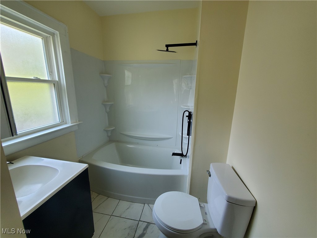 Cleveland, Ohio 44112, United States, 3 Bedrooms Bedrooms, ,1 BathroomBathrooms,Residential,Active,189609