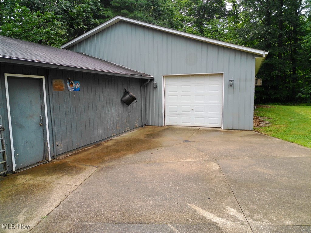 4637 Kingsbury