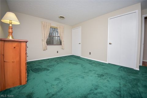 Tiny photo for 18086 Winchester Court, Strongsville, OH 44136 (MLS # 5197742)