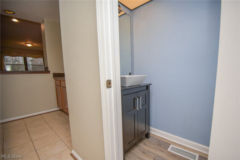 Tiny photo for 18086 Winchester Court, Strongsville, OH 44136 (MLS # 5197742)