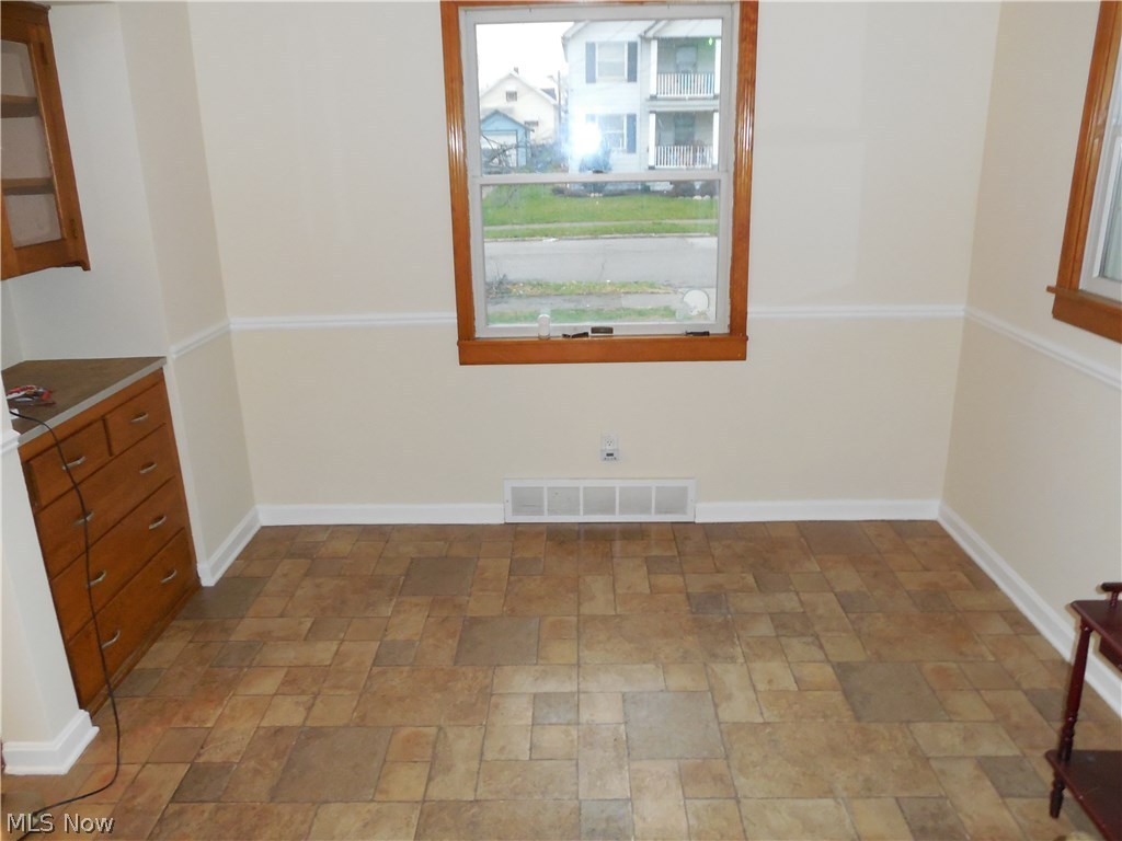 Carlton Crest - Residential Lease