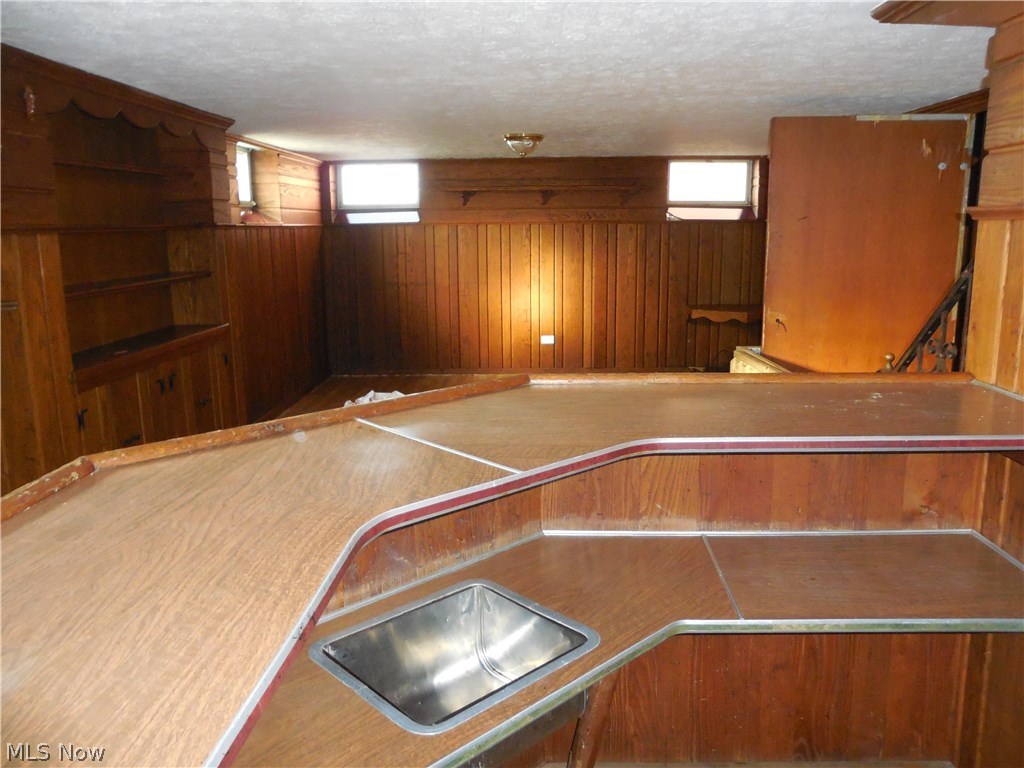 Carlton Crest - Residential Lease