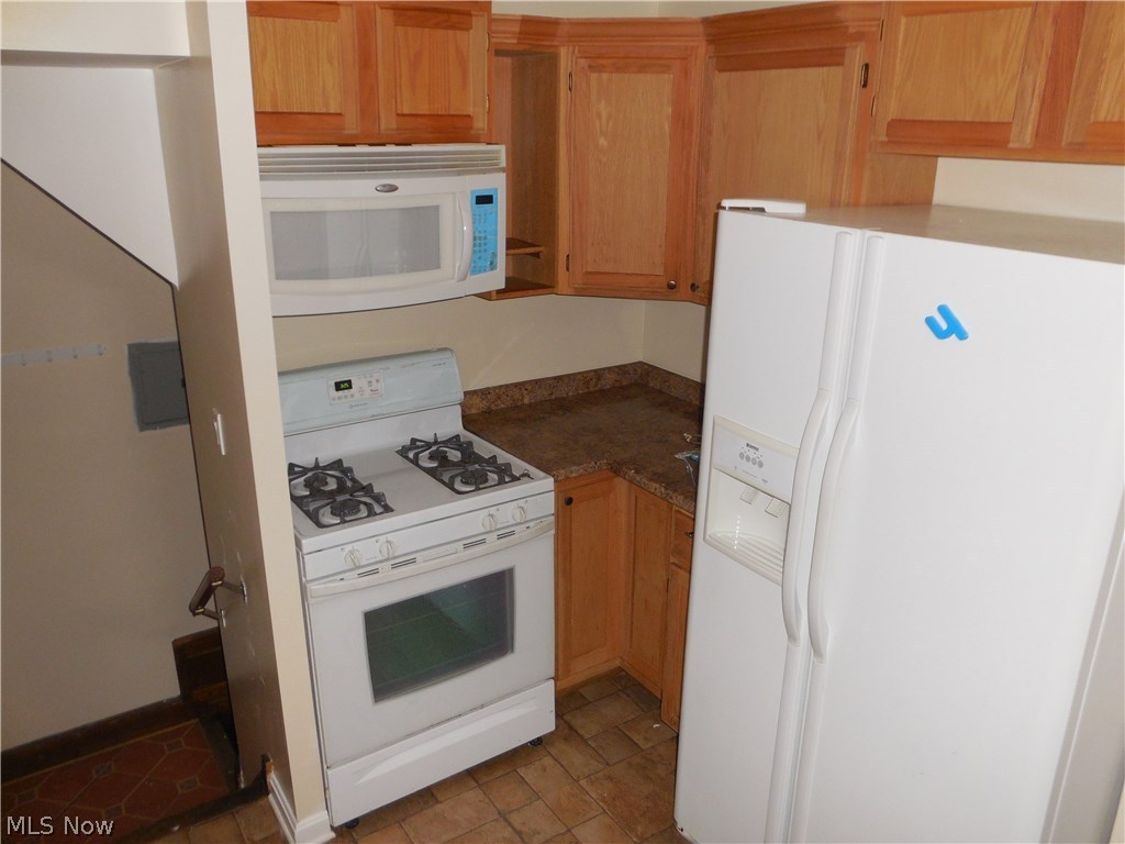 Carlton Crest - Residential Lease