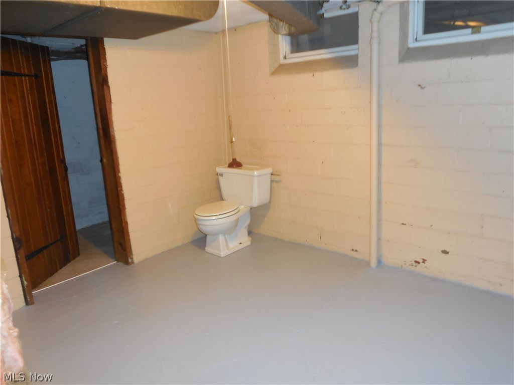 Carlton Crest - Residential Lease