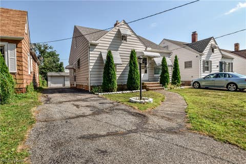 Tiny photo for 908 Wexford Avenue, Parma, OH 44134 (MLS # 5238820)