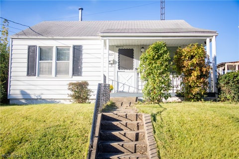 Photo of 1407 19th Street NW, Canton, OH 44709 (MLS # 5252990)