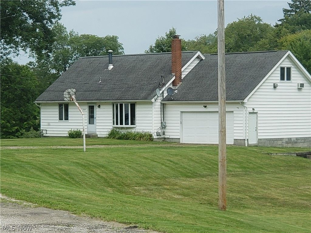 Photo of 12765 Butternut Road, Burton, OH 44021 (MLS # 5209105)
