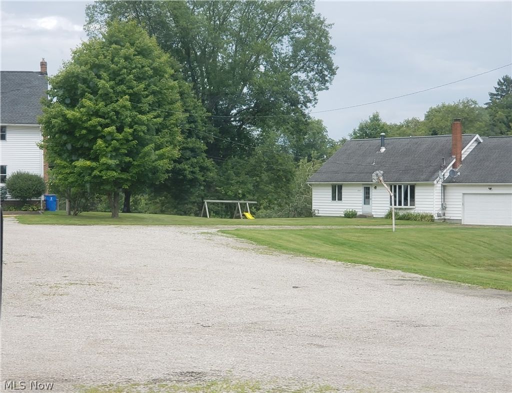 Photo of 12765 Butternut Road, Burton, OH 44021 (MLS # 5209105)