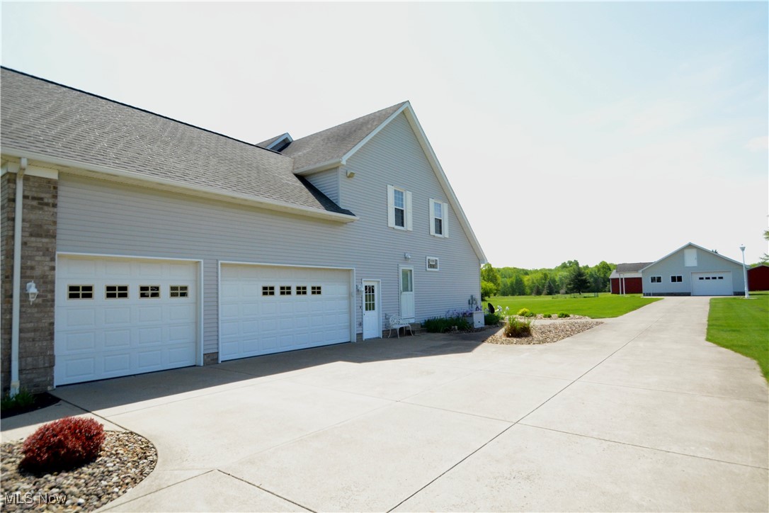 2731 Lynn Road, North Lima, Ohio image 2
