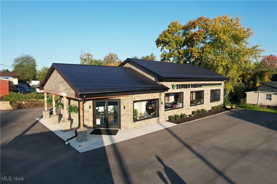 Village/Greensburgh - Commercial Sale