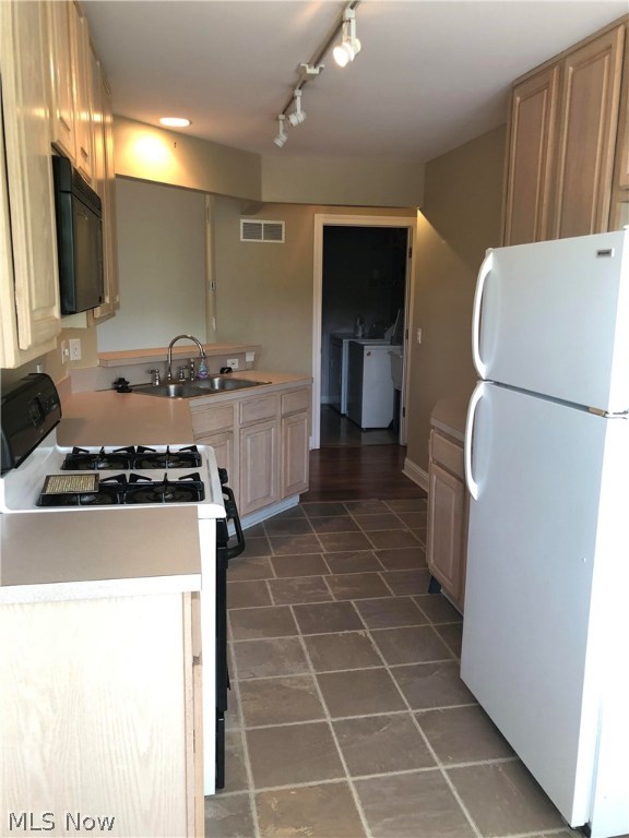 Enclave/Rosemont Rdg Condo Own - Residential