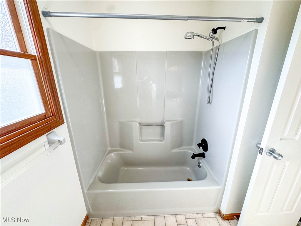 Meanderwood 5 - Residential