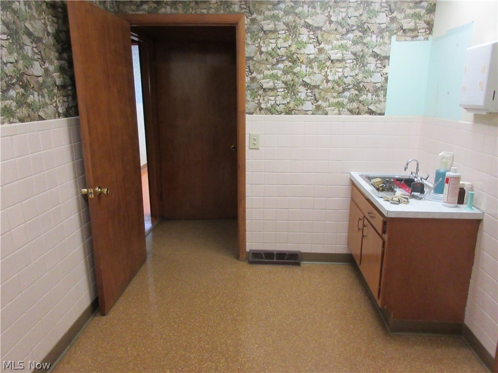 Sh Kleinman Realty Companys F - Commercial Sale