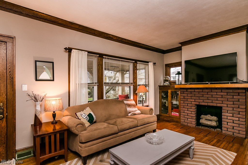 Mathews & Gilberts 02 - Residential