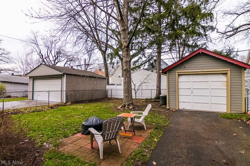 Mathews & Gilberts 02 - Residential