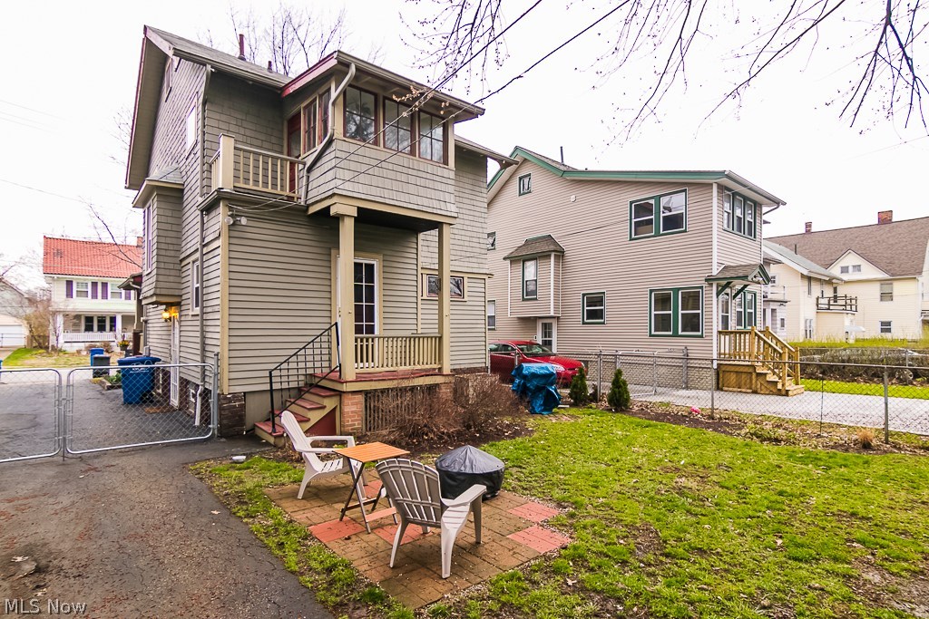 Mathews & Gilberts 02 - Residential