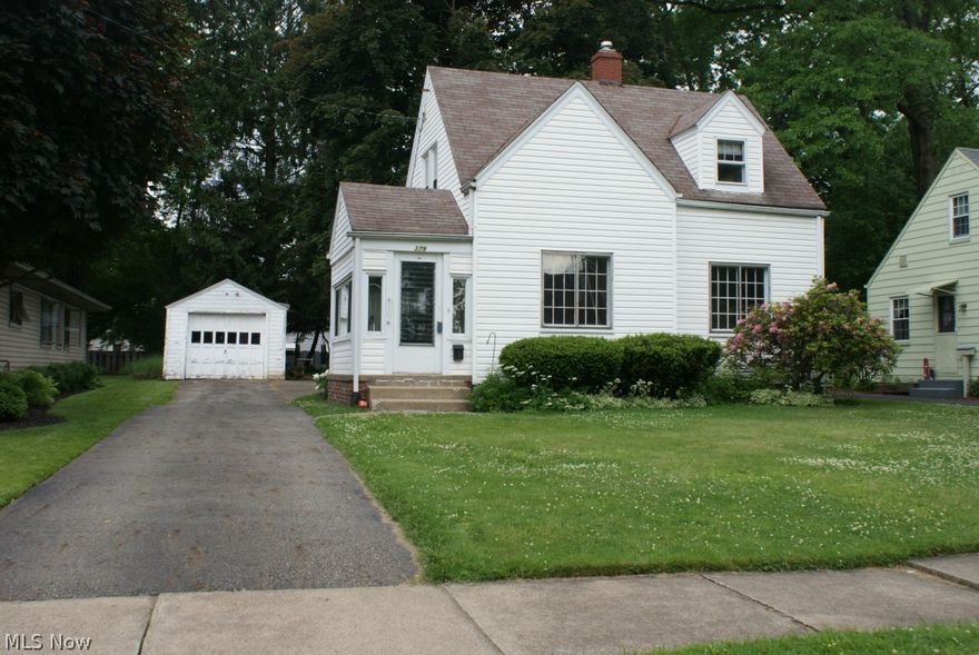 Cape Cod home in NE Warren.  Priced to sell, just needs some TLC to make this a lovely home.  Updated electric and some new windows.  Hardwood floors in dining room, under carpet in living room, and in the bedrooms.