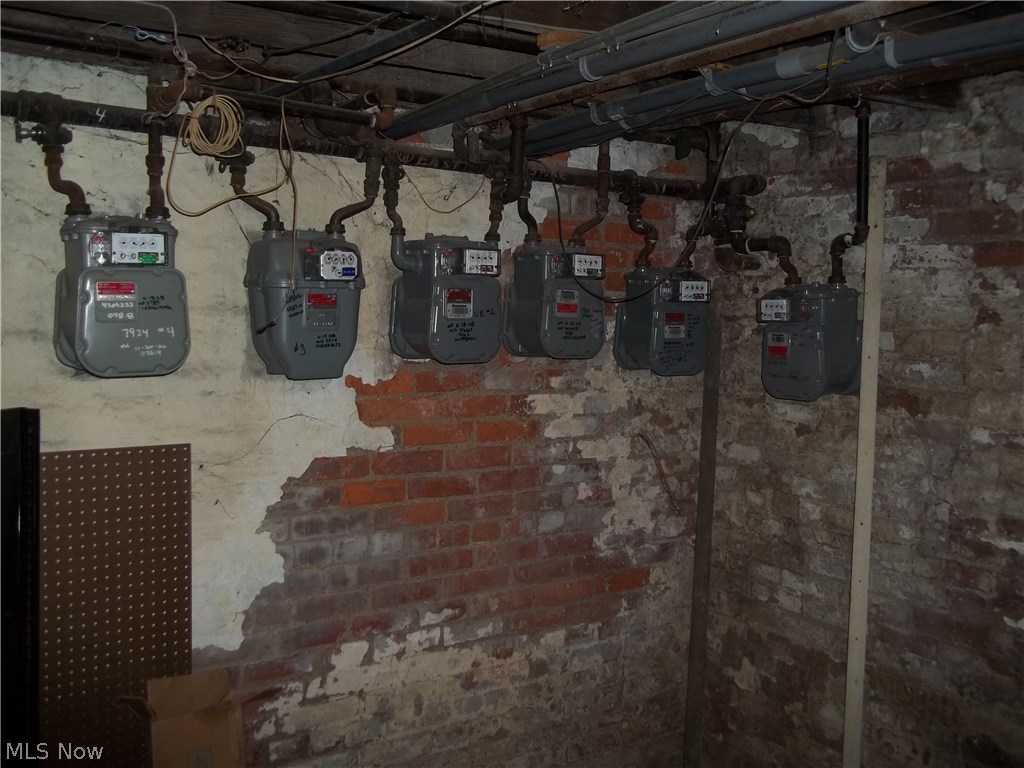 James J Hoyts - Commercial Sale