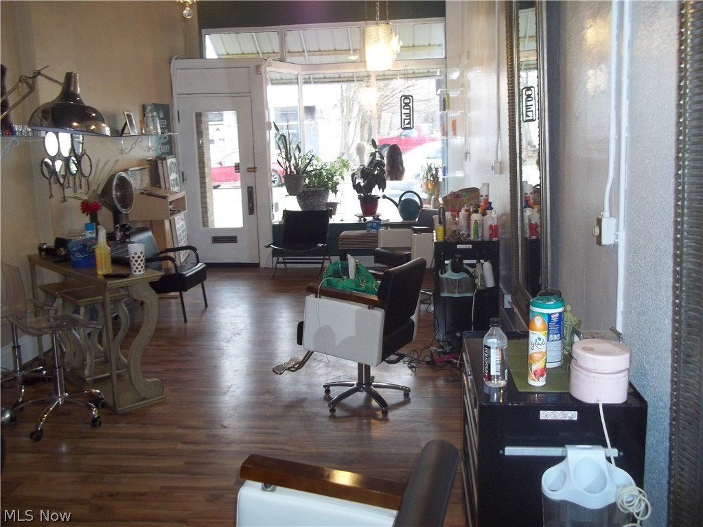 James J Hoyts - Commercial Sale