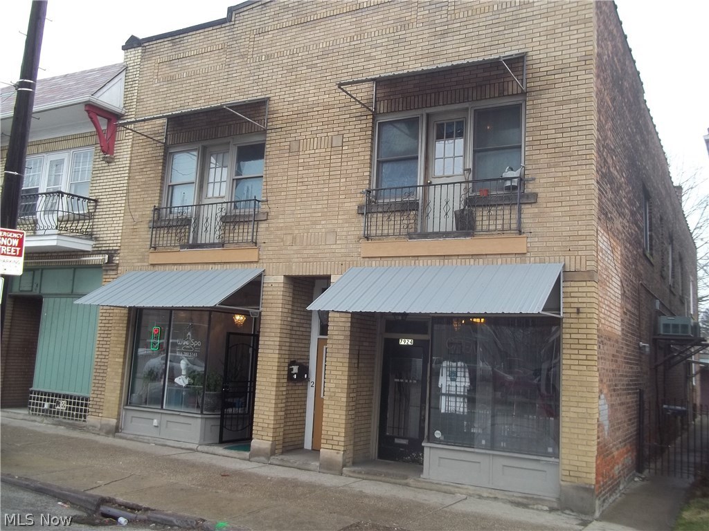 James J Hoyts - Commercial Sale