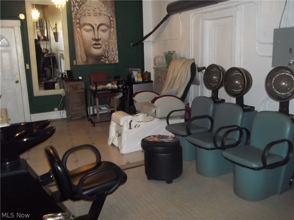 James J Hoyts - Commercial Sale