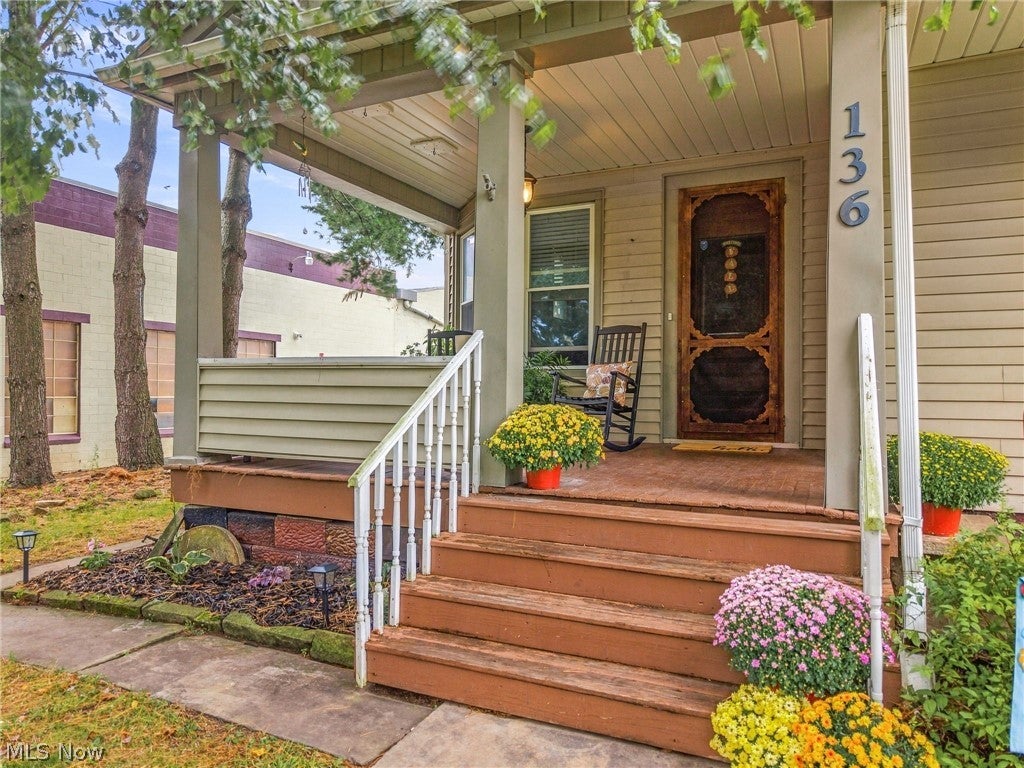 136 W Campbell Street
