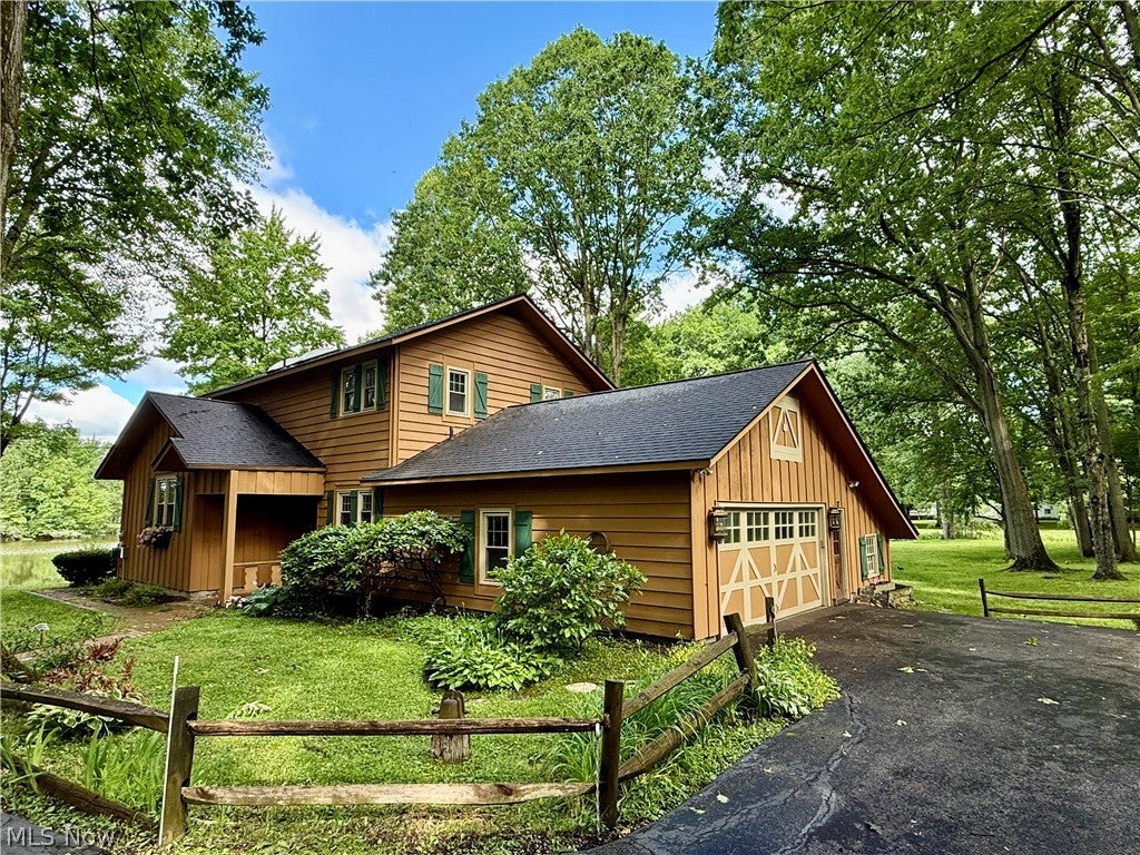 Photo of 17956 Elliott Drive, Chagrin Falls, OH 44023 (MLS # 5220041)