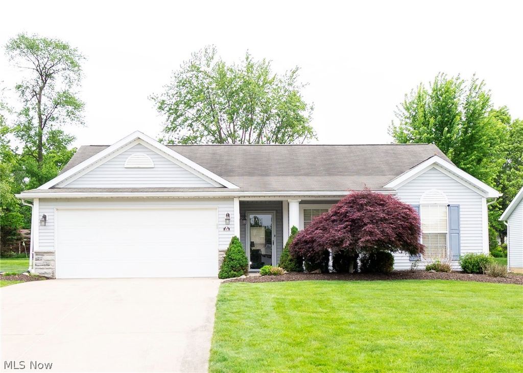 Photo of 316 Brookpoint Street NW, North Canton, OH 44720 (MLS # 5212247)