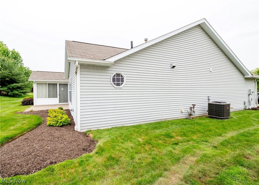 Photo of 316 Brookpoint Street NW, North Canton, OH 44720 (MLS # 5212247)