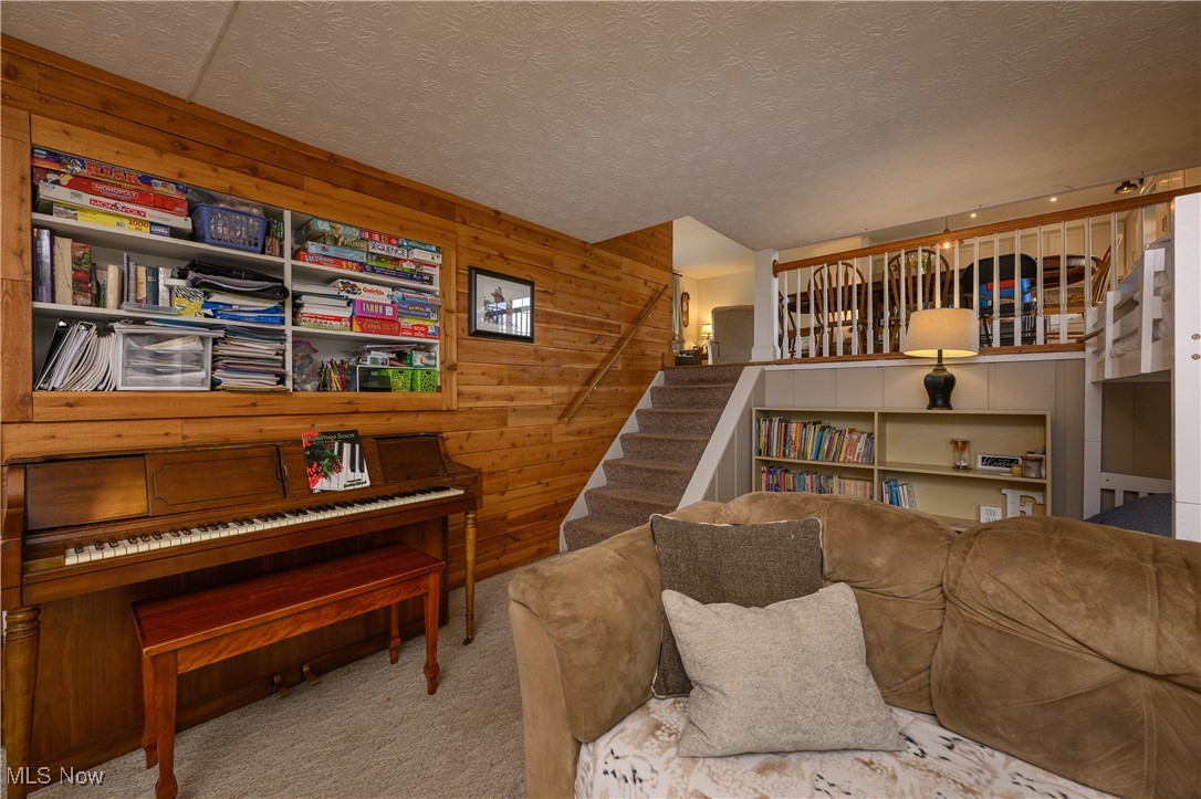 Hunting Hills Estates - Residential