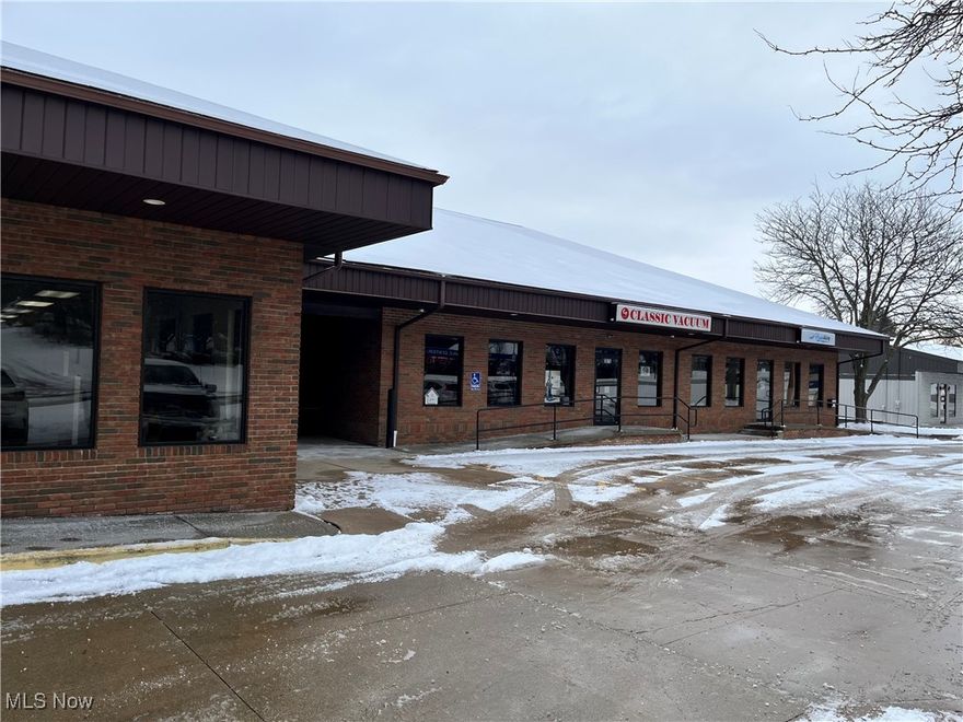 Great space located in Cleveland Road Plaza -behind on the lower level. 1750 sq ft. Conference room, restrooms, garage door.