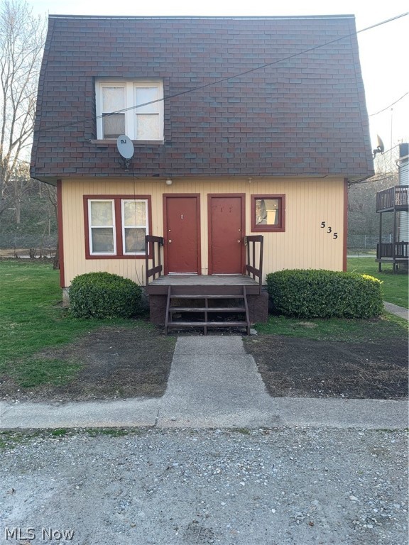 Must be sold with 529, 531, 533, 535, 539, 543 Gage- package deal due to overlapping driveways and parking